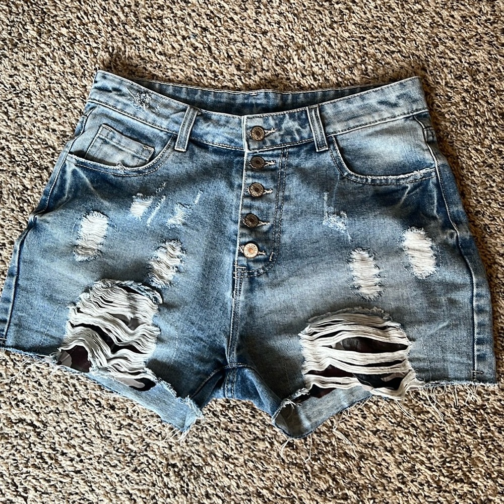 Button fly denim shorts